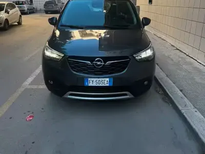 Usata Opel Crossland X 102 CV (75 kW) 2019 Grigio SUV