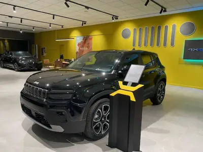 Nuova Jeep Avenger Summit 109 CV (80 kW) 2025 Granite SUV