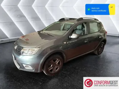 Usata Dacia Duster 88 CV (64 kW) 2017 Grigio SUV