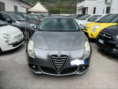 Usata Alfa Romeo Giulietta Exclusive 105 CV (77 kW) 2013 Giallo Utilitaria