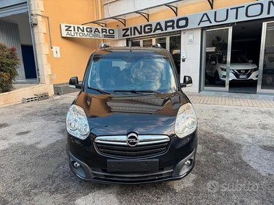 Usata Opel Combo 105 CV (77 kW) 2014 Grigio Monovolume