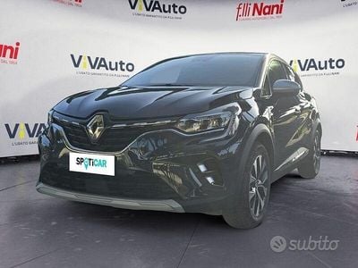Usata Renault Captur Techno 101 CV (74 kW) 2023 Grigio SUV
