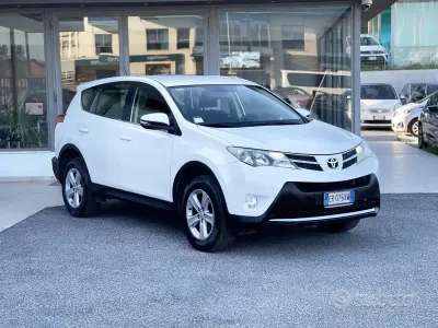 Usata Toyota RAV4 124 CV (91 kW) 2013 Bianco SUV