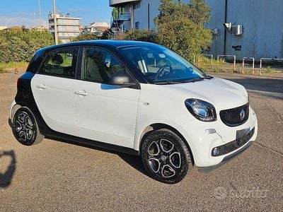 Usata Smart ForFour Passion 71 CV (52 kW) 2017 Bianco Utilitaria