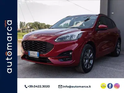 Usata Ford Kuga ST-Line X 225 CV (165 kW) 2022 Rosso metallizzato SUV
