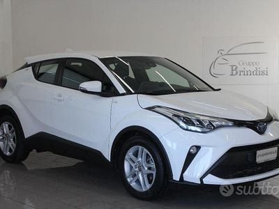 Usata Toyota C-HR Active 122 CV (89 kW) 2023 Bianco SUV