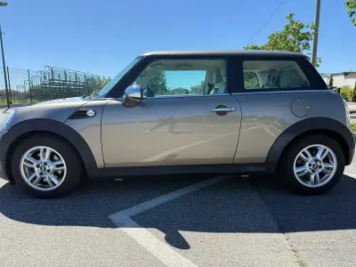 Usata Mini Cooper 98 CV (72 kW) 2011 Marrone Utilitaria