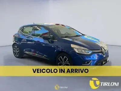 Usata Renault Clio Zen 90 CV (66 kW) 2019 Blu Utilitaria