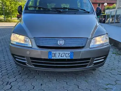 Usata Fiat Multipla 120 CV (88 kW) 2006 Marrone Monovolume