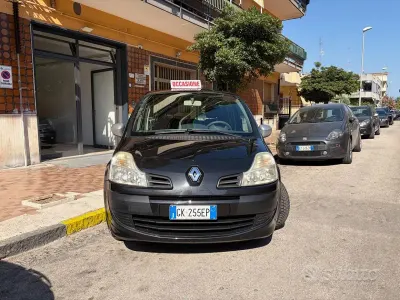 Usata Renault Modus Dynamique 85 CV (62 kW) 2010 Nero Monovolume