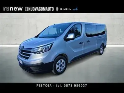 Usata Renault Trafic 150 CV (110 kW) 2024 Grigio chiaro Monovolume