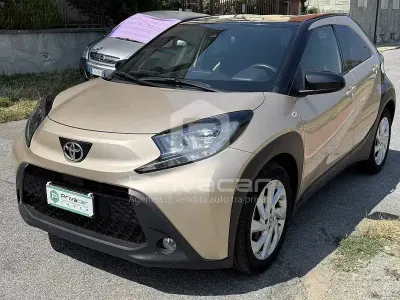 Usata Toyota Aygo X Trend 72 CV (52 kW) 2022 Giallo SUV