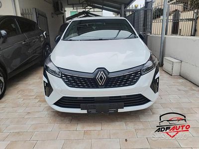 Usata Renault Clio V Techno 91 CV (66 kW) 2024 Bianco Berlina