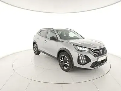 Usata Peugeot 2008 Allure 101 CV (74 kW) 2024 Grigio SUV