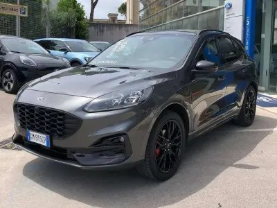 Usata Ford Kuga ST-Line X 152 CV (111 kW) 2023 Magnetic grey SUV