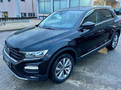 Usata VW T-Roc Advance 115 CV (84 kW) 2018 Nero SUV