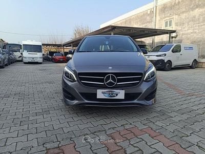 Usata Mercedes B200 136 CV (100 kW) 2016 Grigio Monovolume
