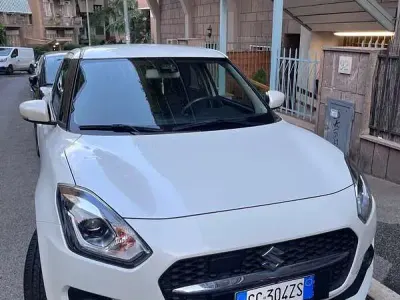 Usata Suzuki Swift 83 CV (61 kW) 2020 Bianco Utilitaria