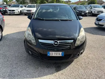 Usata Opel Corsa Club 75 CV (55 kW) 2010 Nero Utilitaria
