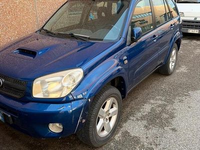 Usata Toyota RAV4 136 CV (100 kW) 2004 Blu SUV