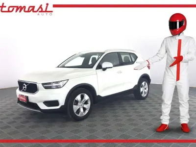 Usata Volvo XC40 Momentum 129 CV (94 kW) 2022 Crystal white SUV