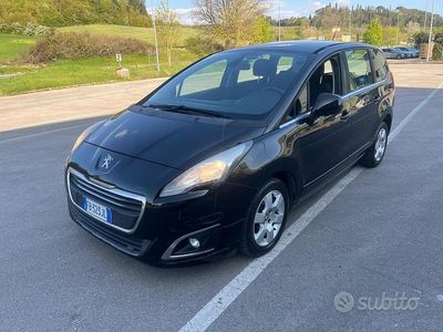 Usata Peugeot 5008 Business-Line 115 CV (84 kW) 2014 Nero Monovolume