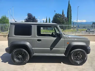 Usata Suzuki Jimny 102 CV (75 kW) 2022 Grigio SUV