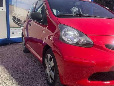 Usata Toyota Aygo 68 CV (50 kW) 2009 Rosso Utilitaria