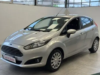 Usado Ford Fiesta Titanium 60 HP (44 kW) 2016 Prateado Citadino