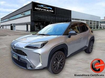 Usata Toyota Yaris Cross 92 CV (67 kW) 2023 Silver / black SUV