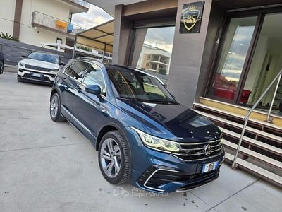 Usata VW Tiguan R-line 150 CV (110 kW) 2023 Blu/azzurro SUV