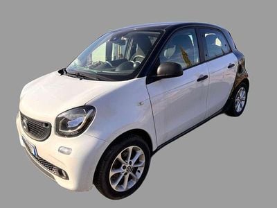 Usata Smart ForFour Passion 71 CV (52 kW) 2018 Bicolor bianco e nero Utilitaria