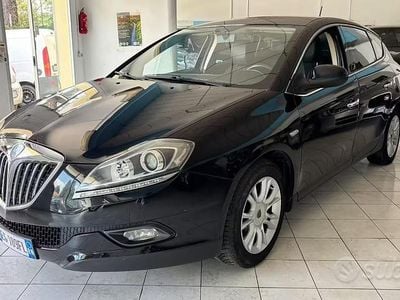 Usado Lancia Delta Silver 120 CV (88 kW) 2011 Negro Utilitario