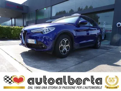Usata Alfa Romeo Stelvio Business 160 CV (117 kW) 2022 Blu anodizzato SUV