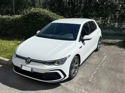 Usata VW Golf VIII R-line 150 CV (110 kW) 2022 Bianco Berlina