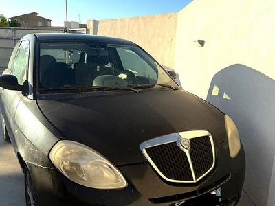 Begagnad Lancia Ypsilon 75 HK (55 kW) 2008 Svart Halvkombi