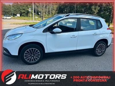 Usata Peugeot 2008 Allure 82 CV (60 kW) 2015 Bianco SUV