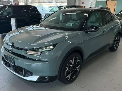 Nuova Citroën e-C4 114 kW (156 CV) 2026 Manhattan green Berlina