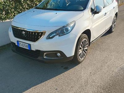 Usata Peugeot 2008 Active 83 CV (61 kW) 2018 Bianco SUV