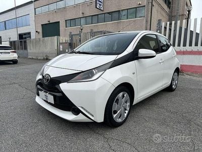 Usata Toyota Aygo Cool 69 CV (50 kW) 2018 Bianco Utilitaria