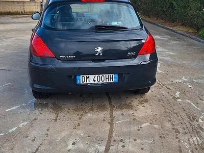 Usata Peugeot 2008 2008 Grigio SUV