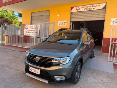 Usata Dacia Sandero 90 CV (66 kW) 2017 Grigio Berlina