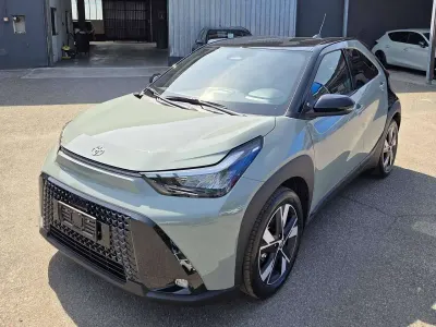 Nuova Toyota Aygo X 92 CV (67 kW) 2026 Tarragon green SUV