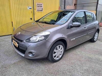 Usata Renault Clio II Luxe 75 CV (55 kW) 2010 Grigio scuro Berlina