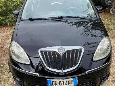 Usata Lancia Musa 90 CV (66 kW) 2008 Nero Monovolume