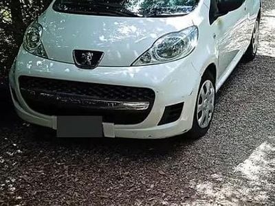 Usata Peugeot 107 68 CV (50 kW) 2009 Bianco Utilitaria