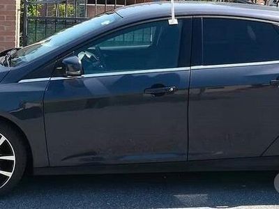 Usata Ford Focus 95 CV (69 kW) 2012 Grigio Berlina