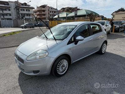 Usata Fiat Grande Punto 65 CV (47 kW) 2008 Grigio Utilitaria
