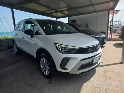 Usado Opel Crossland X Elegance 110 CV (80 kW) 2022 Blanco SUV