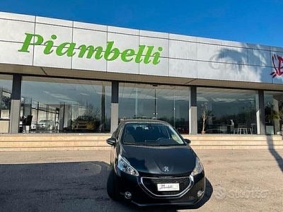 Usata Peugeot 208 Active 92 CV (67 kW) 2013 Nero Utilitaria